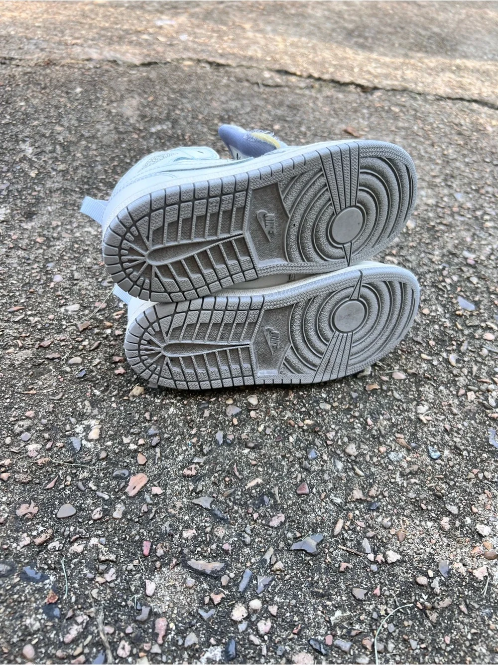 Jordan 1 Retro Mid White Wolf Grey Size 10C